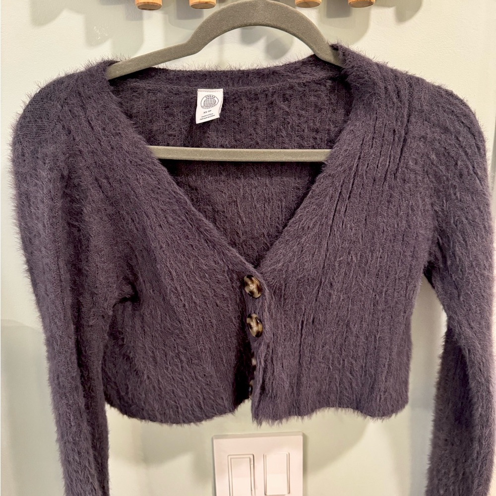 XS fuzzy cropped cardigan